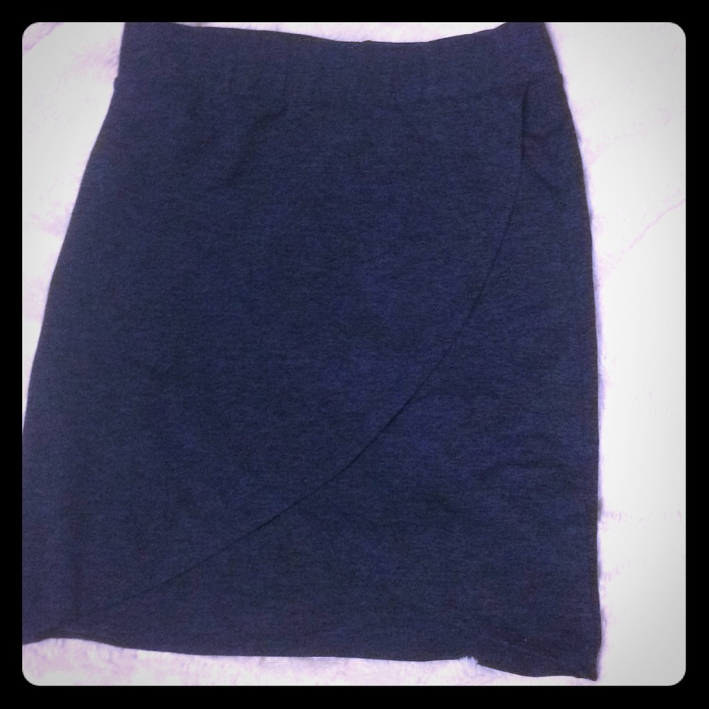 PLEASE BUY IM MOVING SOON !!! Rune Mini skirt